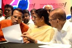 රනිල් අත්අඩංගුවට ගෙන අධිකරණයට ඉදිරිපත් කිරීමෙන් ප්‍රජාතන්ත්‍රවාදය වැලලීමක් සිදුවිය හැකිද?